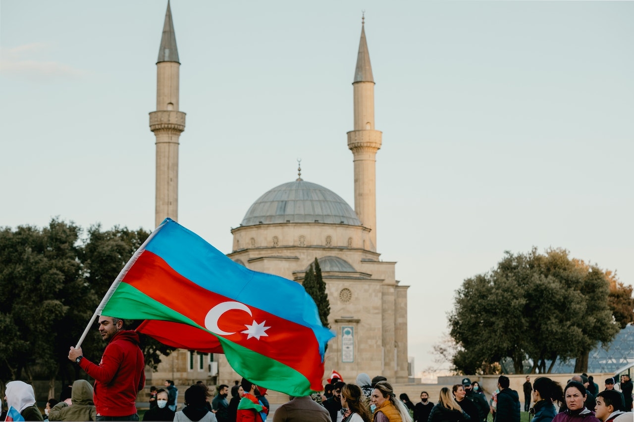 Azerbaidžanui šiais metais „Eurovizijoje“ atstovaus dvyniai „TuralTuranX“